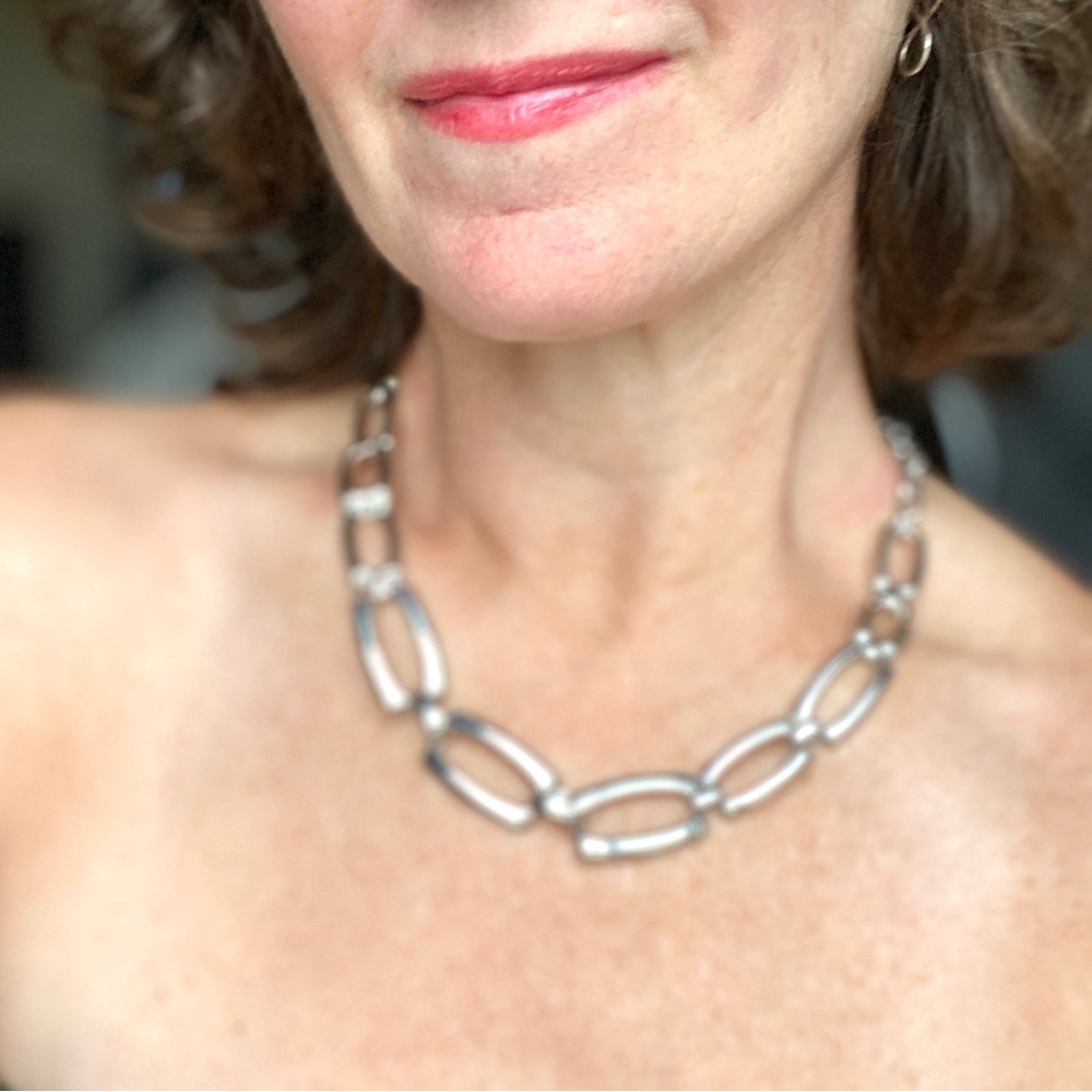 GUESS silver necklace mirrored chainlink rectangle link gradient collar gift geo